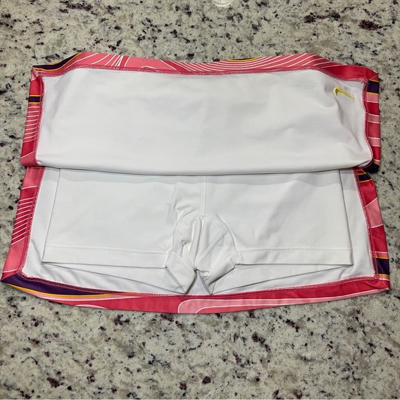 Nike Dri-Fit Tennis Skirt Size XS 0-2 White Coral Geo Print Yellow Swoosh Logo - Picture 3 of 9